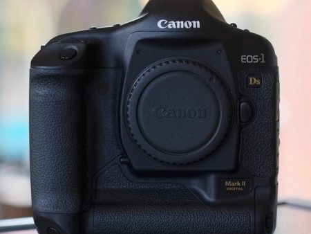 Canon EOS 1Ds Mark II For Discount